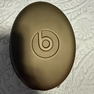 Red Beats By Dre Noise Cancelling Wired Headphones.